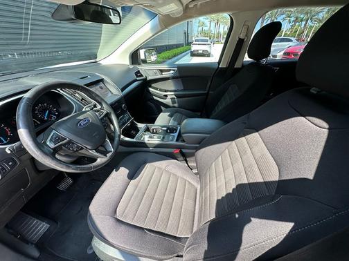 Oxford White 2019 Ford Edge SEL