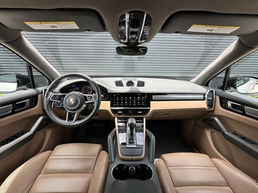 White 2023 Porsche Cayenne
