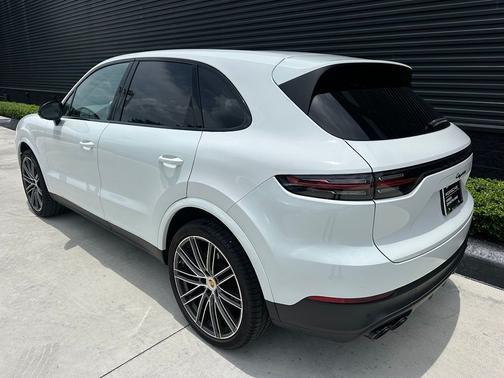 White 2023 Porsche Cayenne