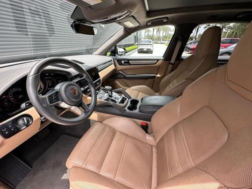 White 2023 Porsche Cayenne