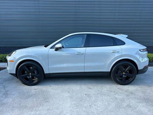 2026 Porsche Cayenne AWD