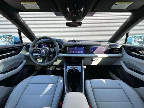 2025 Porsche Macan 4S