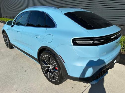 2025 Porsche Macan 4S