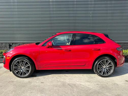 2026 Porsche Macan Base