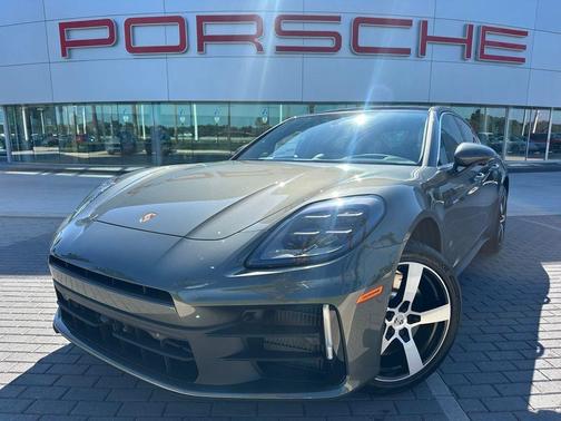 2026 Porsche Panamera 4