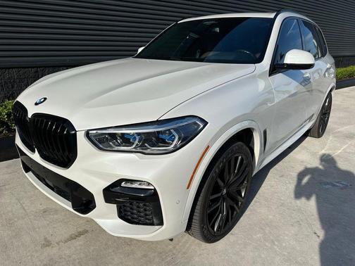 2021 BMW X5 M50i
