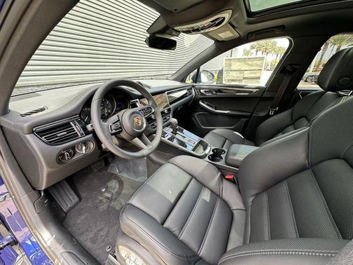 2025 Porsche Macan T