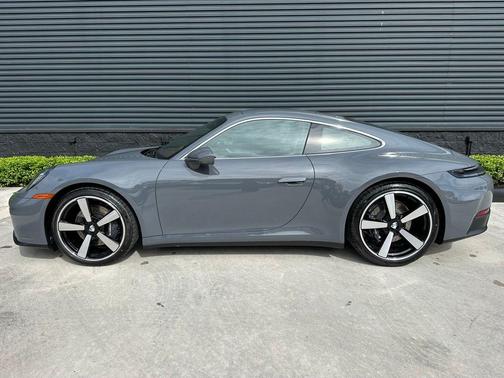 2026 Porsche 911 Carrera