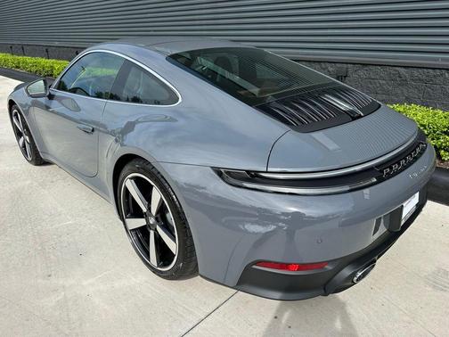 2026 Porsche 911 Carrera