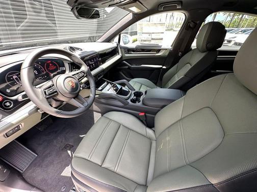 Carrara White Metallic 2026 Porsche Cayenne AWD