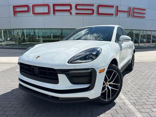 2026 Porsche Macan Base