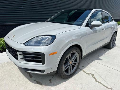 2025 Porsche Cayenne AWD