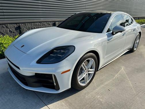 2024 Porsche Panamera Base