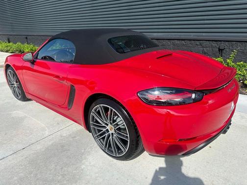2024 Porsche 718 Boxster S