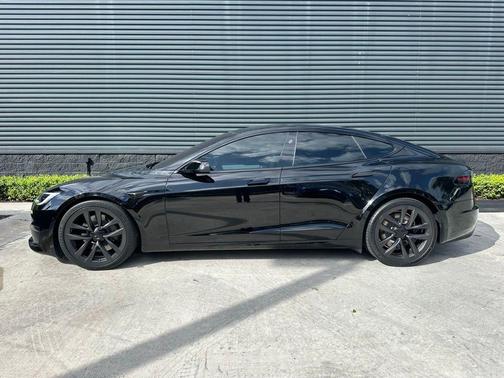2022 Tesla Model S Base