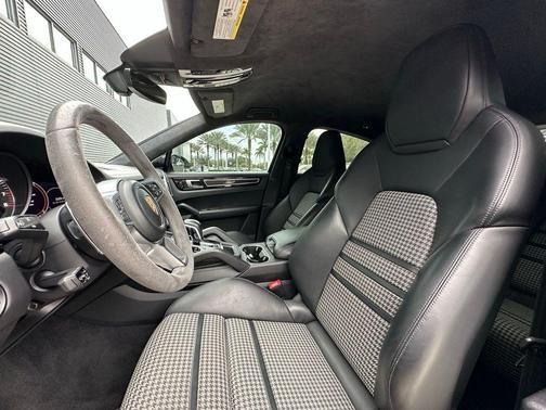 2021 Porsche Cayenne GTS