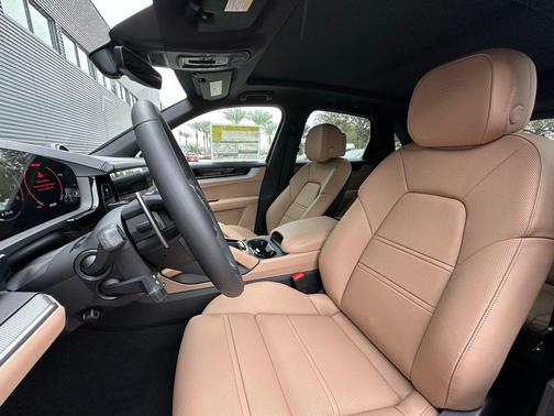 2026 Porsche Cayenne AWD
