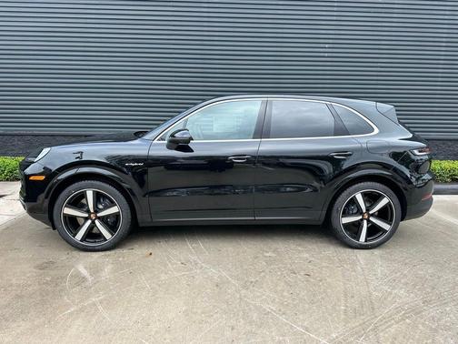 2026 Porsche Cayenne AWD