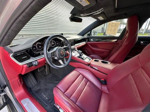 2017 Porsche Panamera Turbo