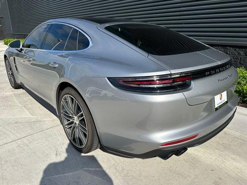 2017 Porsche Panamera Turbo