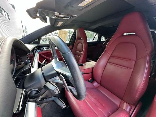 2017 Porsche Panamera Turbo