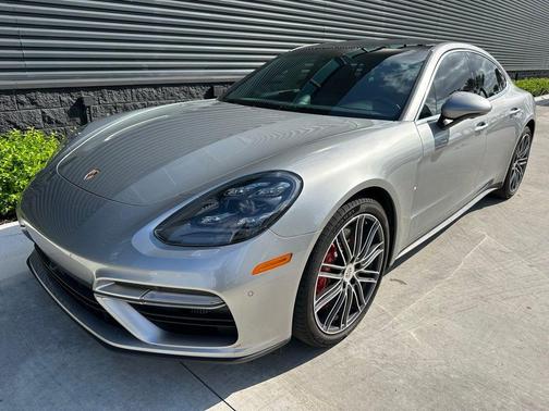 2017 Porsche Panamera Turbo
