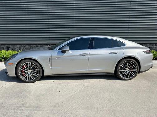 2017 Porsche Panamera Turbo