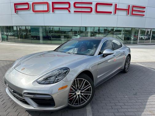 2017 Porsche Panamera Turbo