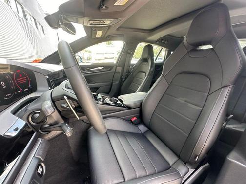 2025 Porsche Panamera Base