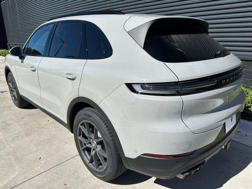 2025 Porsche Cayenne Base