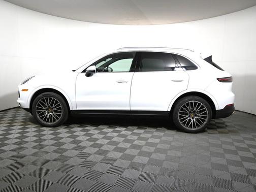 Carrara White 2022 Porsche Cayenne