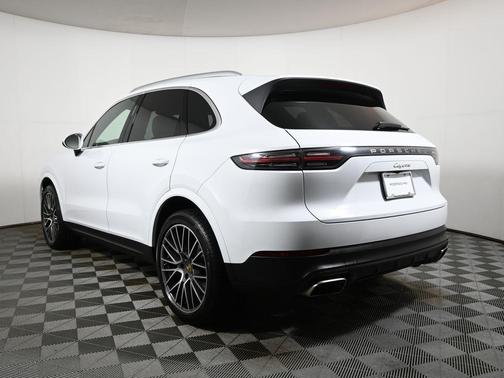 Carrara White 2022 Porsche Cayenne