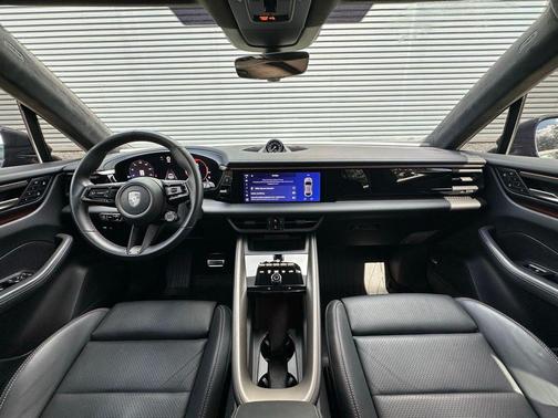 2024 Porsche Macan Turbo