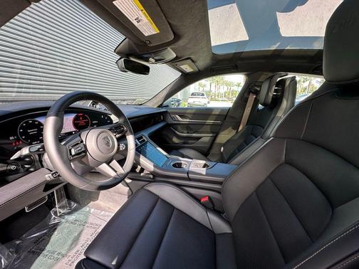 2025 Porsche Taycan Turbo S