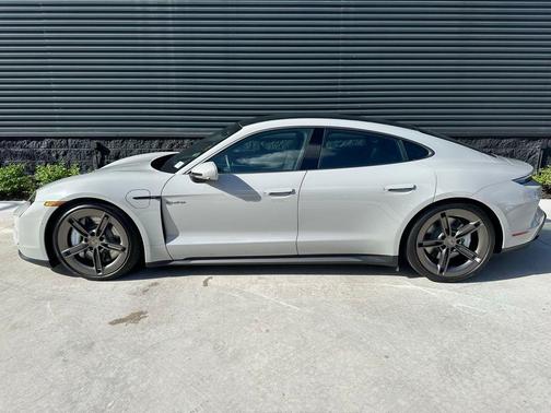 2025 Porsche Taycan Turbo S