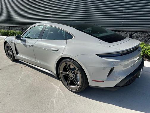 2025 Porsche Taycan Turbo S