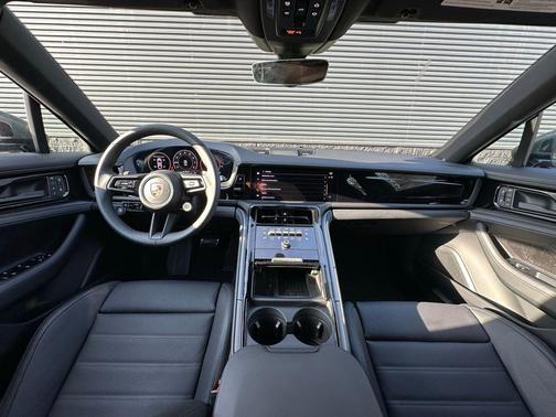 2026 Porsche Panamera Base