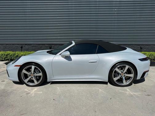 2024 Porsche 911 Carrera 4