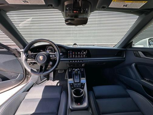 2024 Porsche 911 Carrera 4