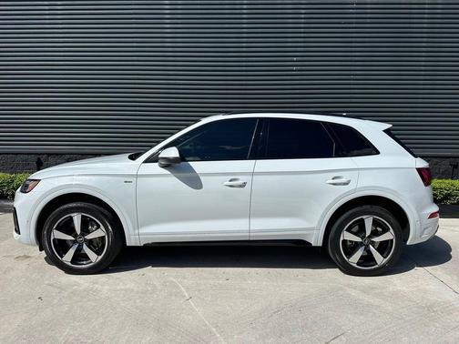 2022 Audi Q5 45 S line Prestige