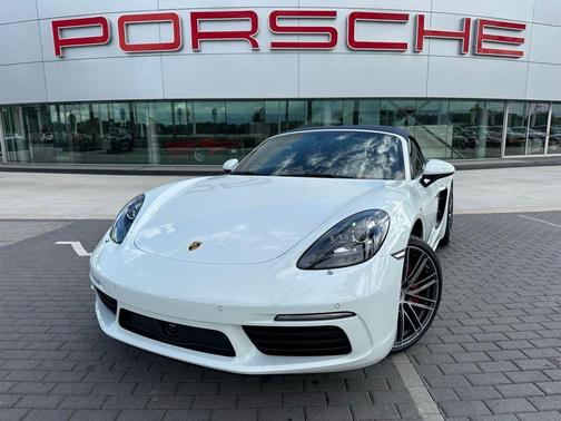 2025 Porsche 718 Boxster S