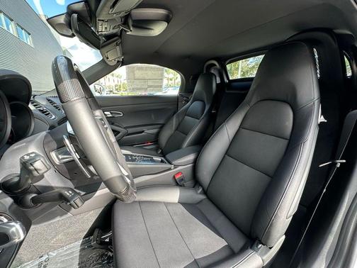 2025 Porsche 718 Boxster S