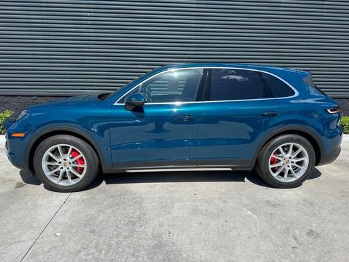2024 Porsche Cayenne S