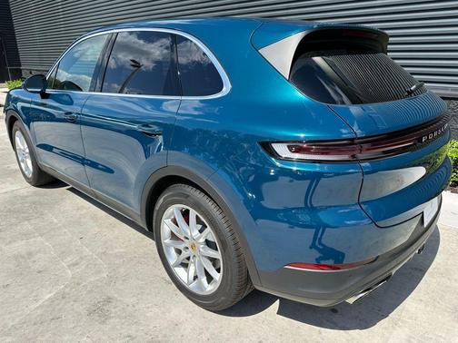 2024 Porsche Cayenne S