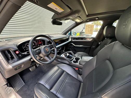 2024 Porsche Cayenne S