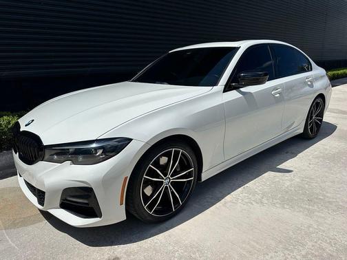 Alpine White 2022 BMW 330 i