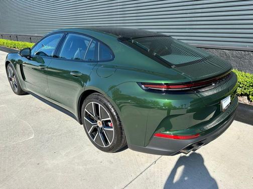 2025 Porsche Panamera 4S