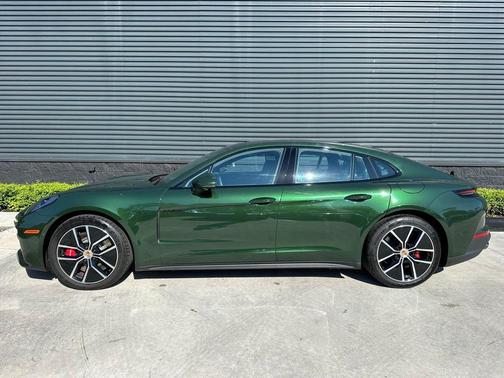 2025 Porsche Panamera 4S