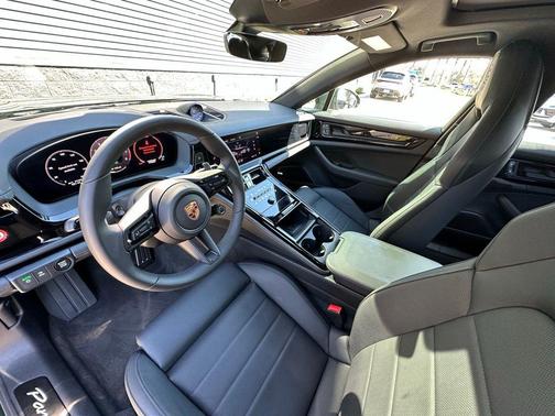 2025 Porsche Panamera 4S