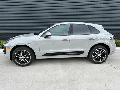 2025 Porsche Macan T